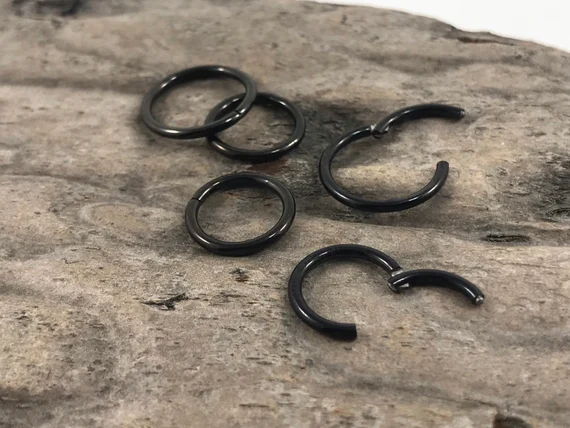 Black Steel Hinged Clicker Ring 0.8mm-1.6mm (6mm-12mm)